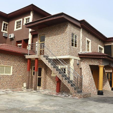 Cute Villa Hotel And Suites Uyo Bagian luar foto
